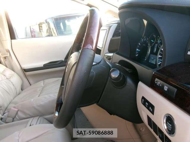 Toyota VELLFIRE 2013-03 1333758-11