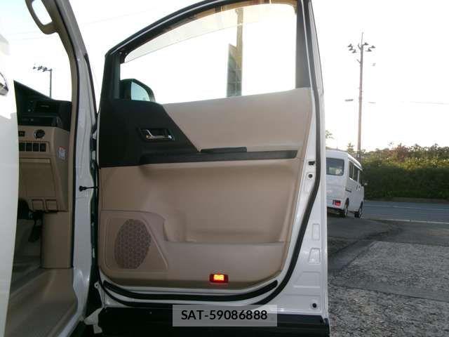 Toyota VELLFIRE 2013-03 1333758-14