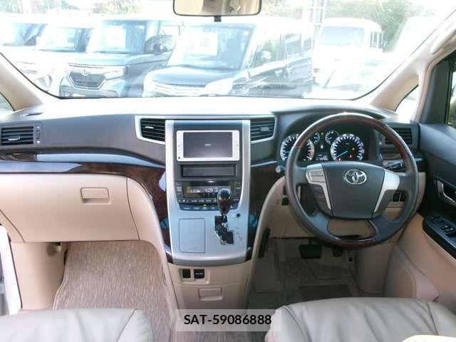 Toyota VELLFIRE 2013-03 1333758-8