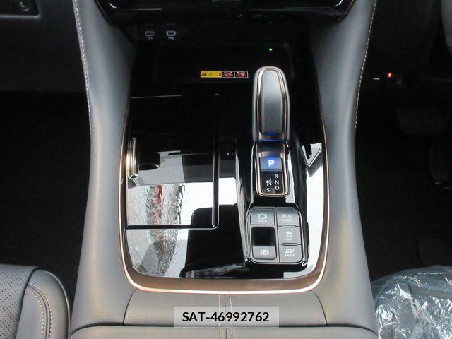 Toyota VELLFIRE 2026-03 5881643-29