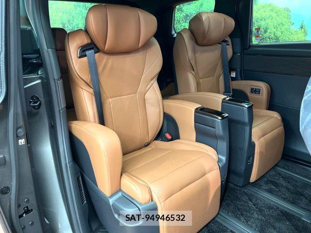 Toyota VELLFIRE 2026-03 6717610-10