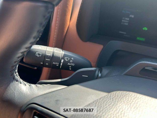 Toyota VELLFIRE 2024-03 6753722-12