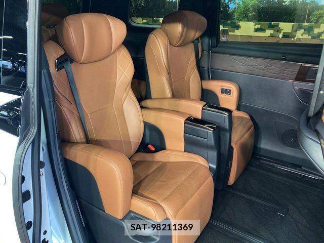 Toyota VELLFIRE 2024-05 7061182-8