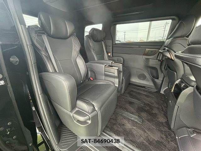 Toyota VELLFIRE 2023-11 7252695-11
