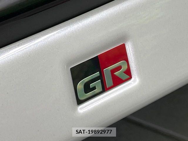 Toyota VELLFIRE 2024-02 7252690-2