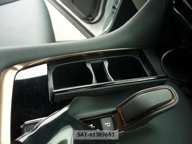 Toyota VELLFIRE 2025-07 7458576-17