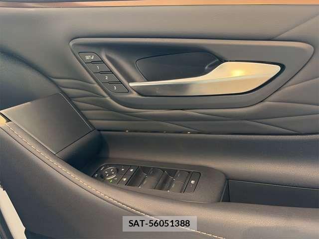Toyota VELLFIRE 2025-11 8038934-18