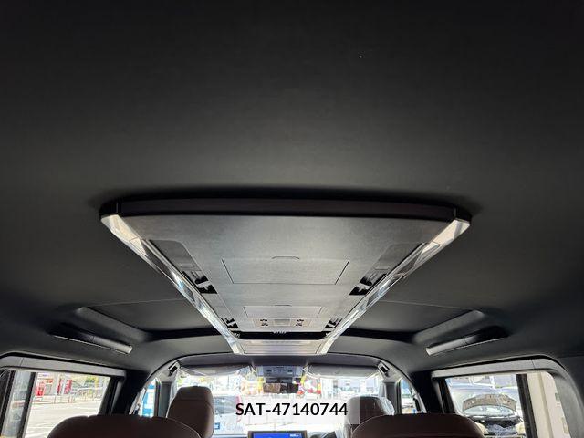 Toyota VELLFIRE 2026-06 8038933-13