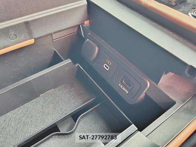 Toyota VELLFIRE 2024-06 8102427-26