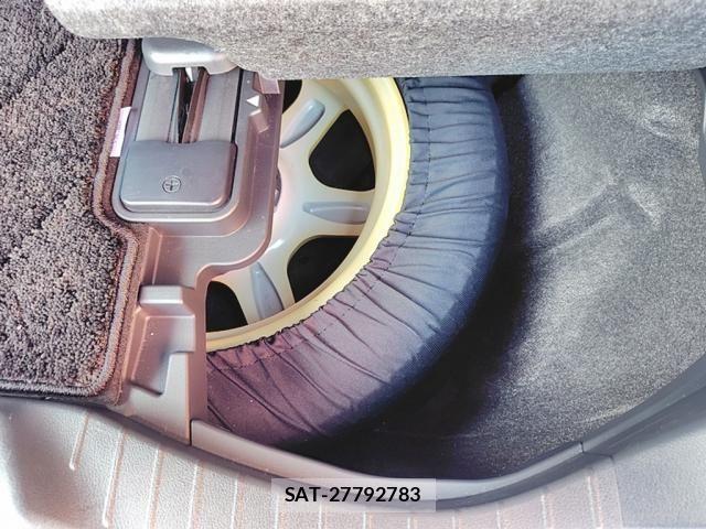 Toyota VELLFIRE 2024-06 8102427-29