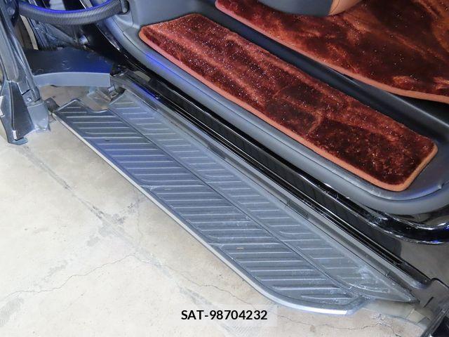 Toyota VELLFIRE 2024-09 8102425-12