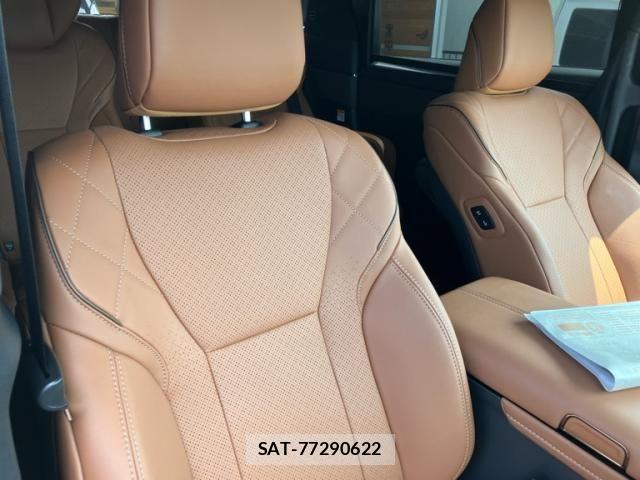 Toyota VELLFIRE 2025-07 8102426-12