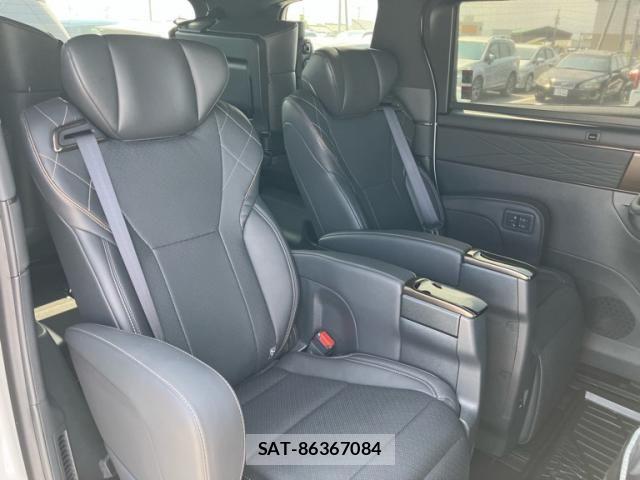 Toyota VELLFIRE 2026-02 8102424-16