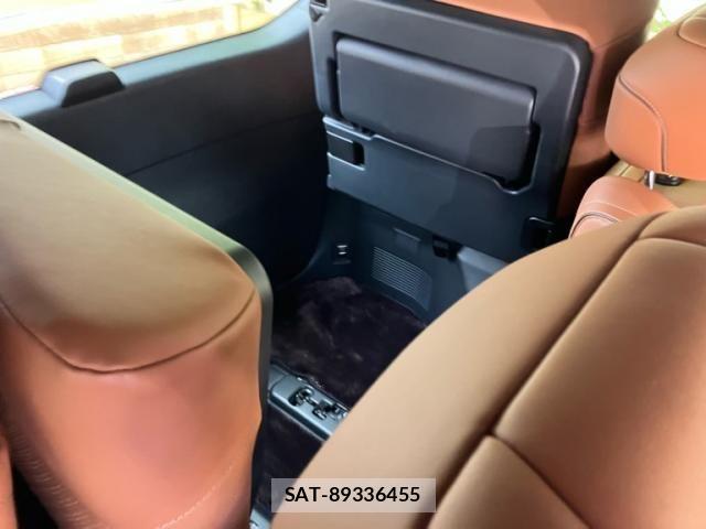 Toyota VELLFIRE 2026-01 8232229-4