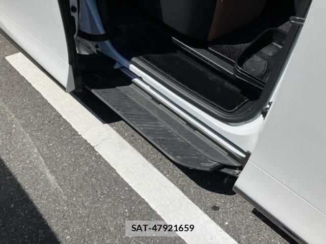 Toyota VELLFIRE 2025-05 8232230-13