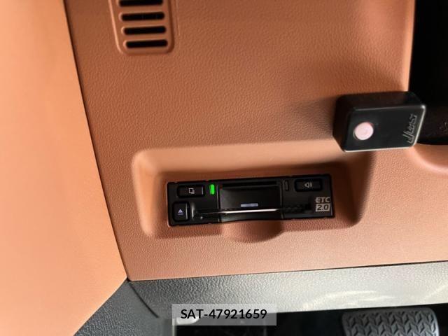 Toyota VELLFIRE 2025-05 8232230-19