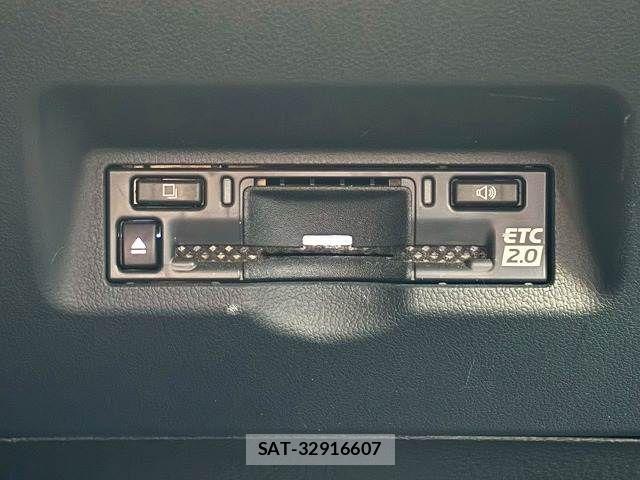 Toyota VELLFIRE 2023-09 8247028-4