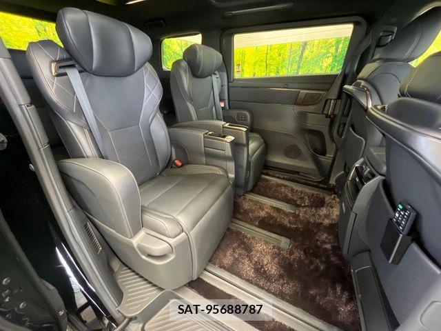 Toyota VELLFIRE 2023-06 8369547-12