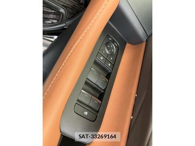 Toyota VELLFIRE 2024-10 8369548-17