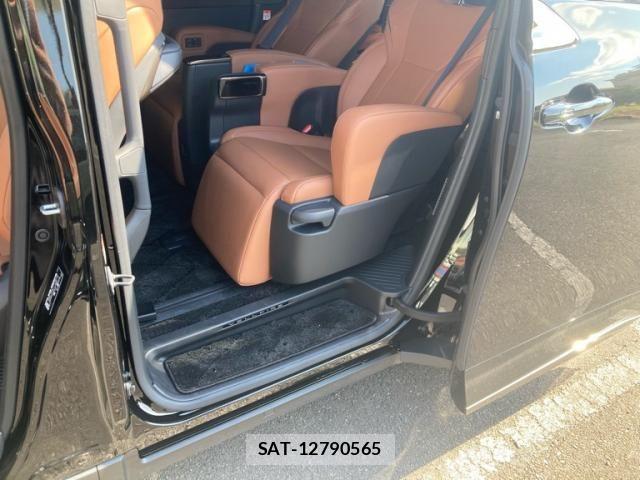 Toyota VELLFIRE 2026-05 8563920-6