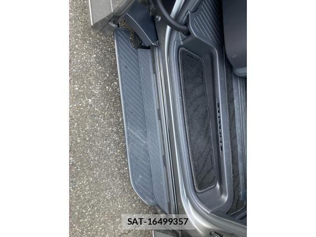 Toyota VELLFIRE 2026-04 8563921-25