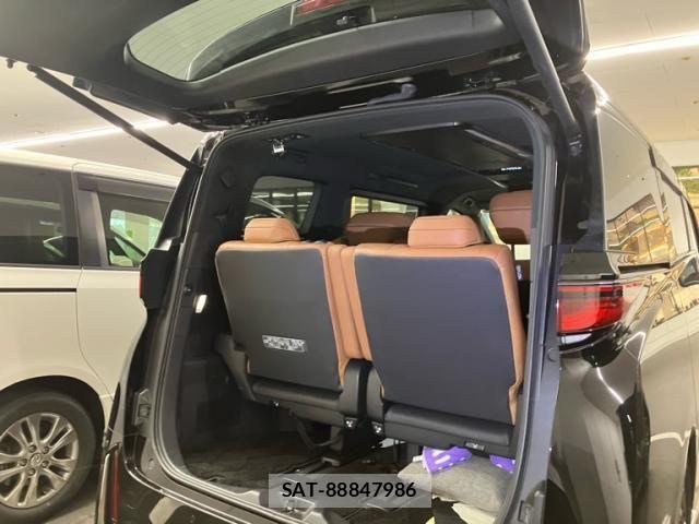 Toyota VELLFIRE 2023-09 8746544-17