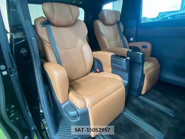 Toyota VELLFIRE 2024-03 8797810-10