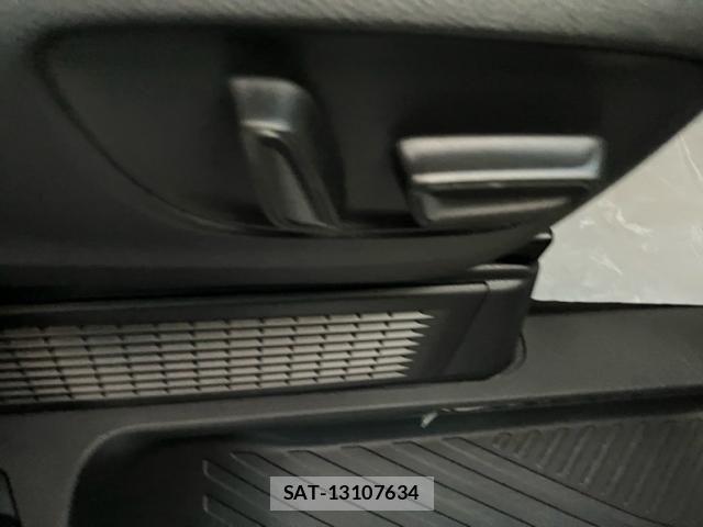 Toyota VELLFIRE 2025-09 8797808-14