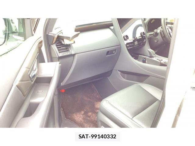 Toyota VELLFIRE 2025-02 8832248-29