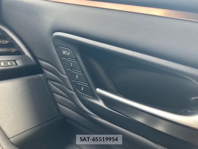 Toyota VELLFIRE 2023-11 8850966-16