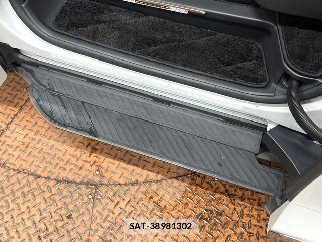 Toyota VELLFIRE 2024-03 8882752-5