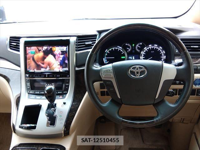 Toyota VELLFIRE 2014-02 616325-1