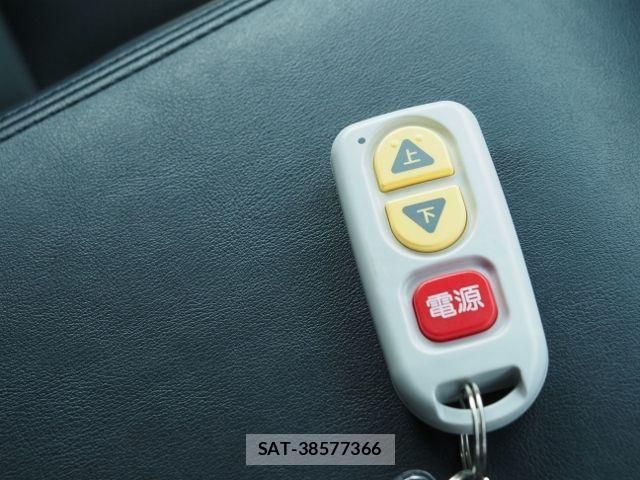 Toyota VELLFIRE 2019-06 1225944-29
