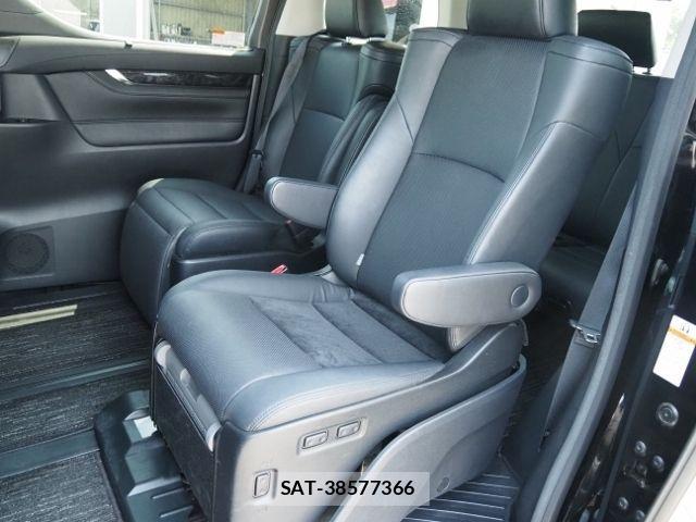 Toyota VELLFIRE 2019-06 1225944-8
