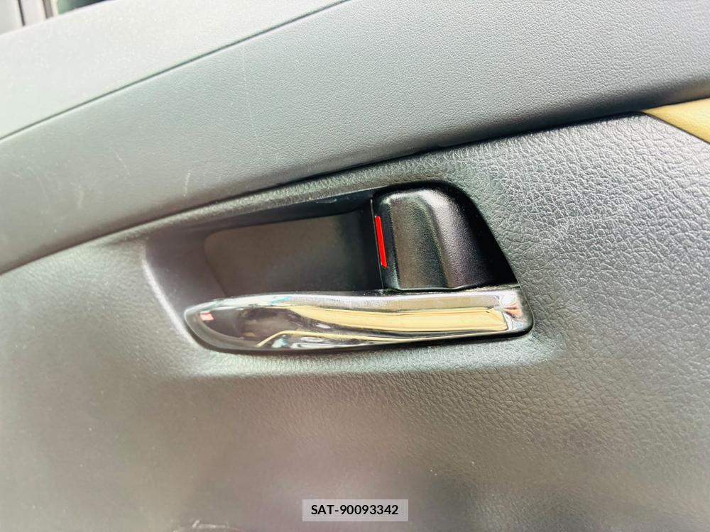Toyota VELLFIRE HYBRIDE 2017-03 8143209-20