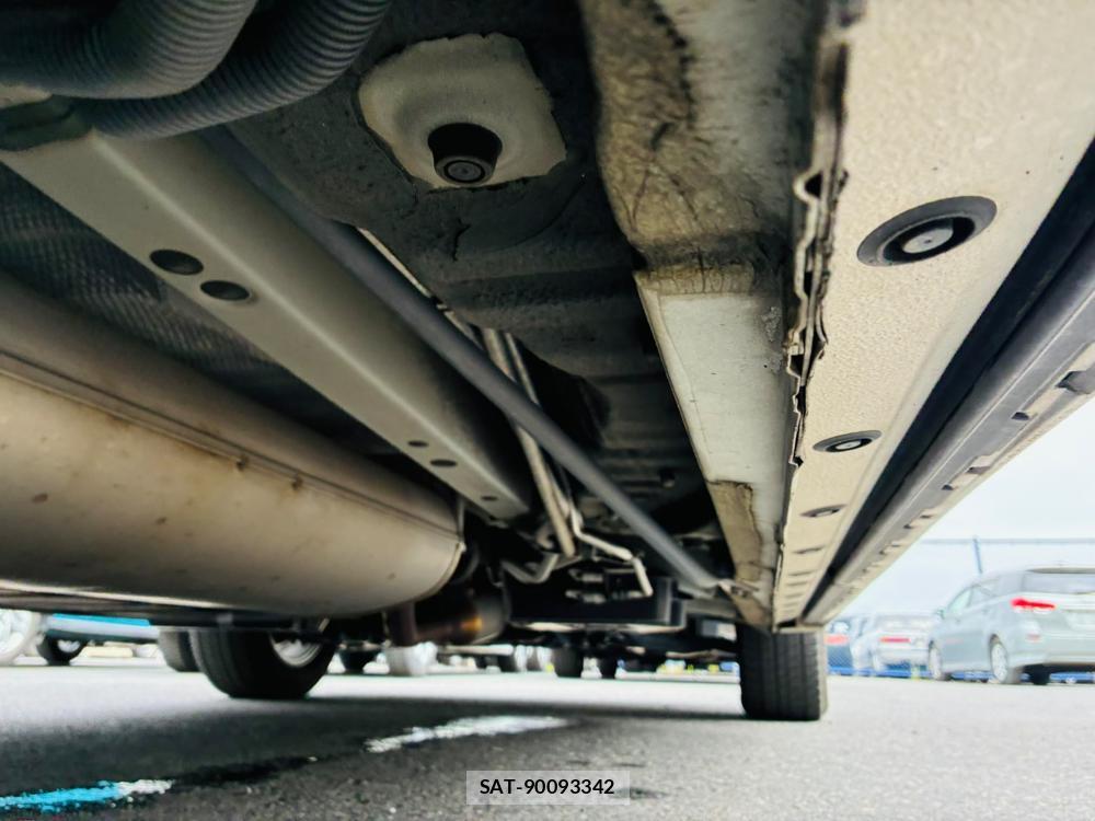 Toyota VELLFIRE HYBRIDE 2017-03 8143209-37