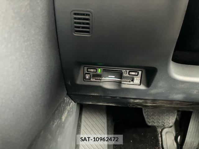 Toyota VELLFIRE 2026-03 7061185-9