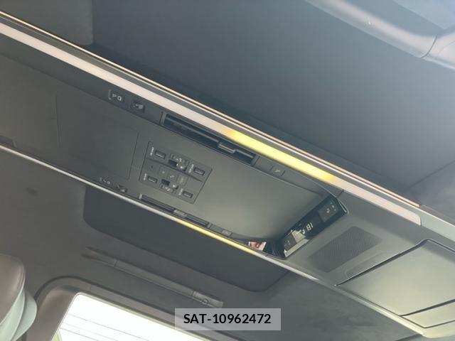 Toyota VELLFIRE 2026-03 7061185-11