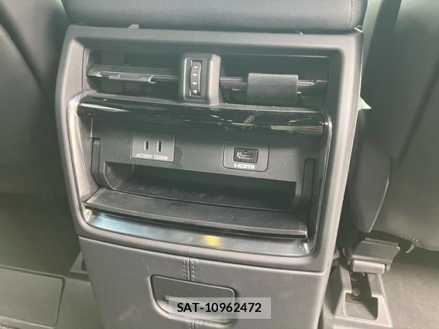 Toyota VELLFIRE 2026-03 7061185-12