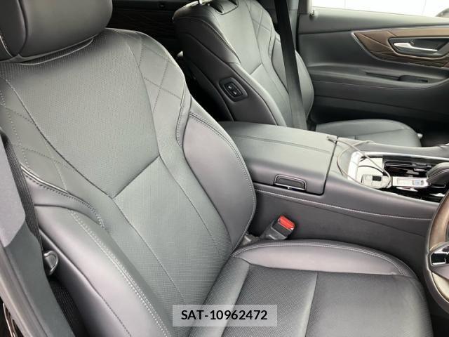Toyota VELLFIRE 2026-03 7061185-16