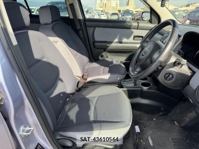 Mazda VERISA 2011-09 5881688-9