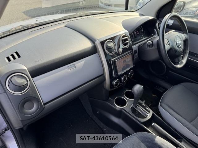 Mazda VERISA 2011-09 5881688-15
