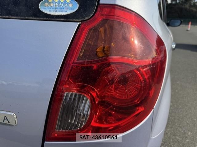 Mazda VERISA 2011-09 5881688-19