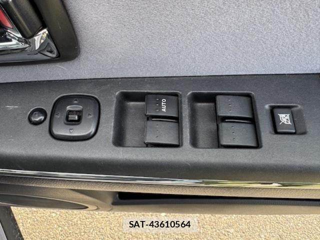 Mazda VERISA 2011-09 5881688-24