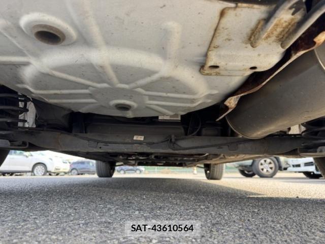 Mazda VERISA 2011-09 5881688-26