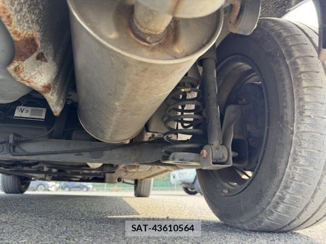 Mazda VERISA 2011-09 5881688-27