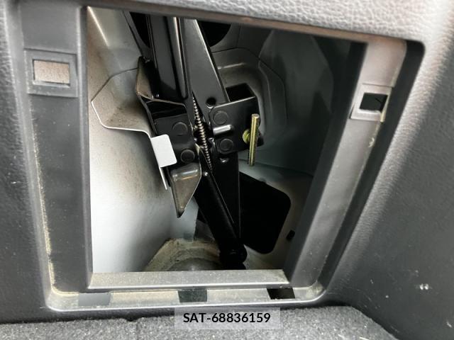 Mazda VERISA 2006-01 7964229-26