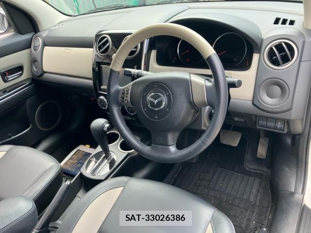 Mazda VERISA 2011-09 7981417-8
