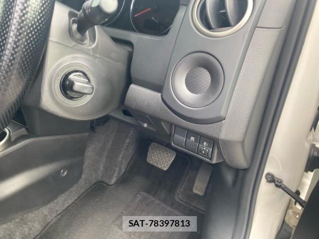 Mazda VERISA 2015-09 7981418-19