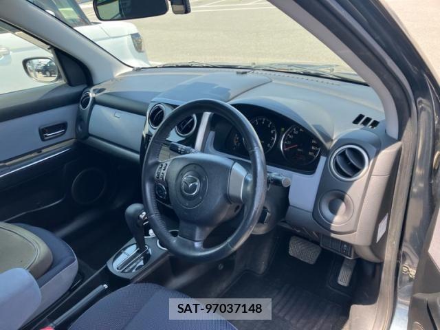 Mazda VERISA 2010-02 8132809-12